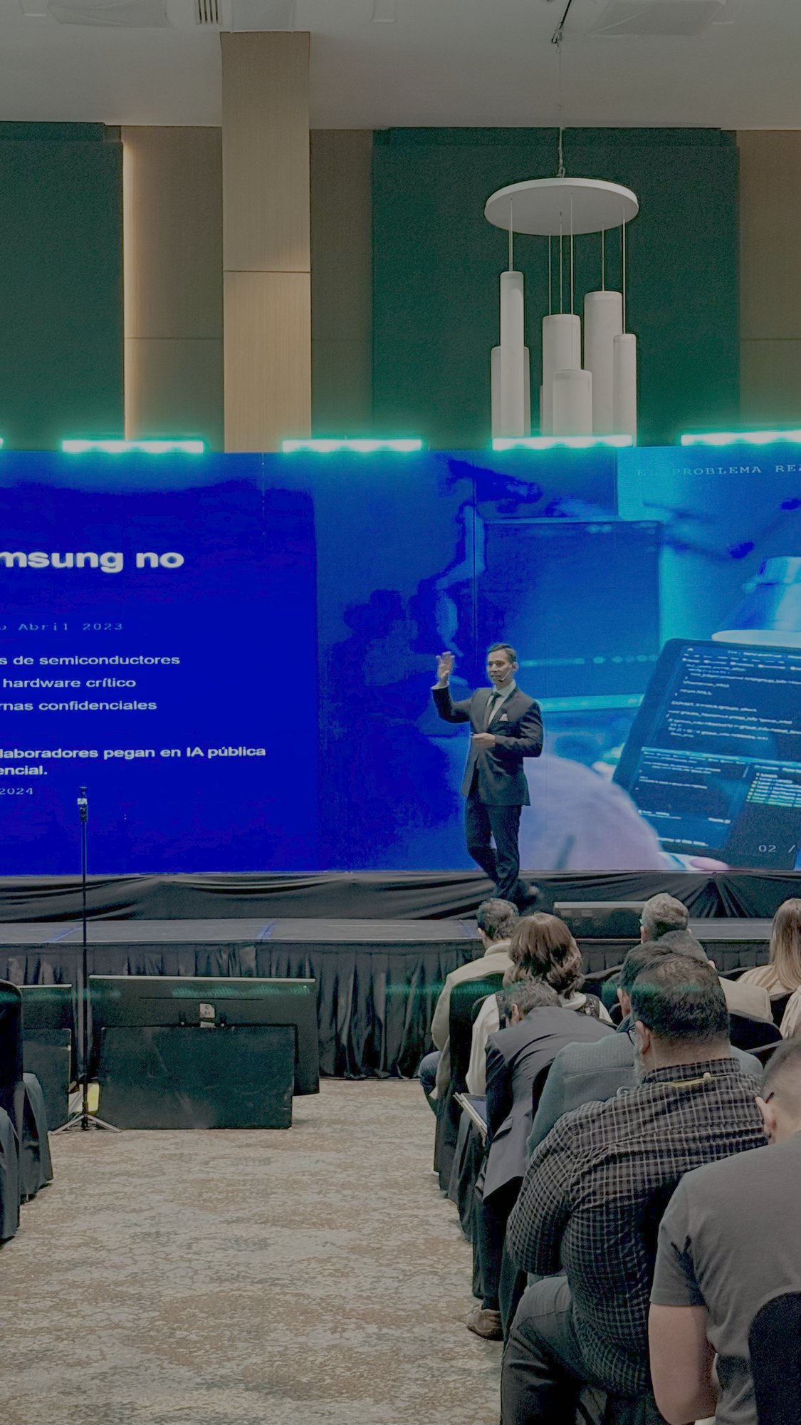 Ponencia sobre el riesgo de usar IA pública con datos confidenciales - caso Samsung 2023