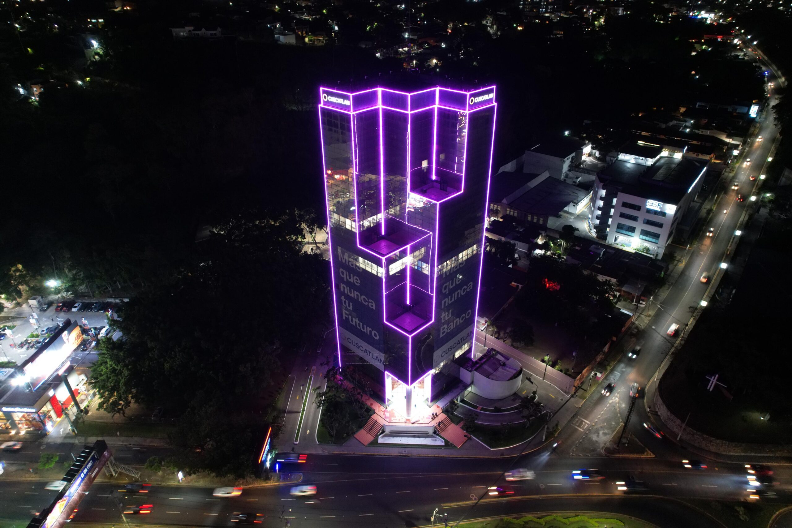 Torre Cuscatlán El Salvador - Hub tecnológico nearshore para Europa